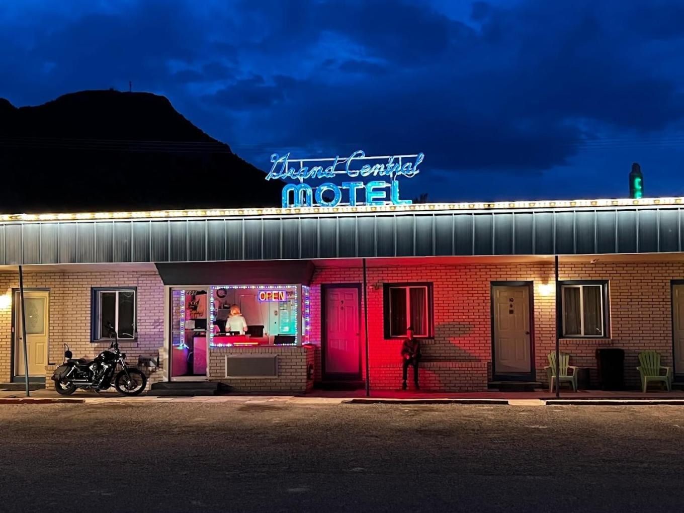 Grand Central Motel Ely Bagian luar foto